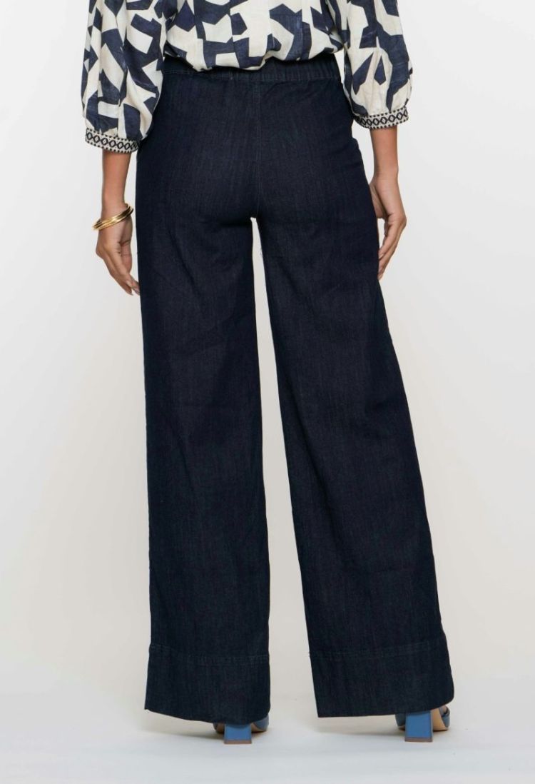  000880 dark blu