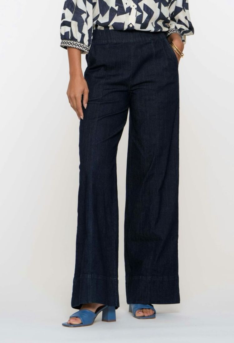  000880 dark blu