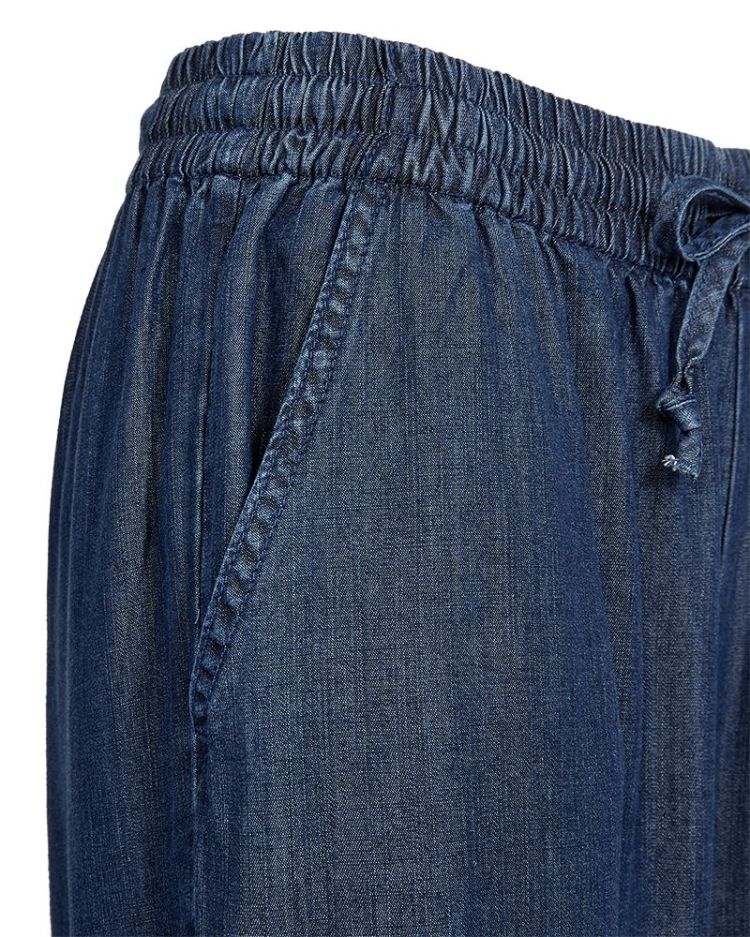  medium blue den