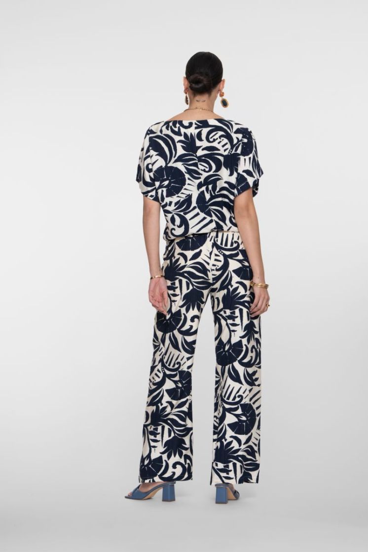  000675 navy