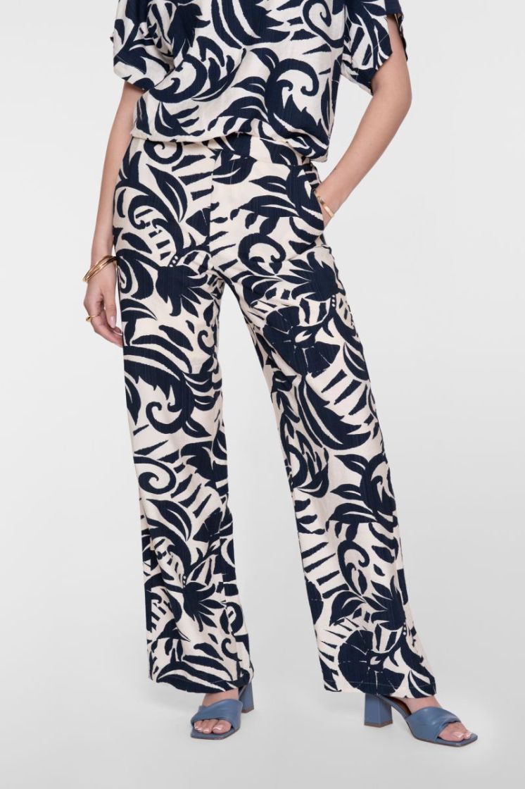  000675 navy
