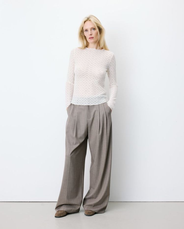  ecru