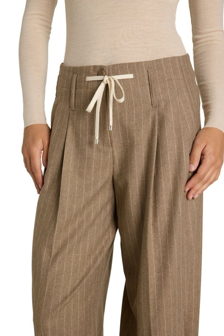  879 stripe beig