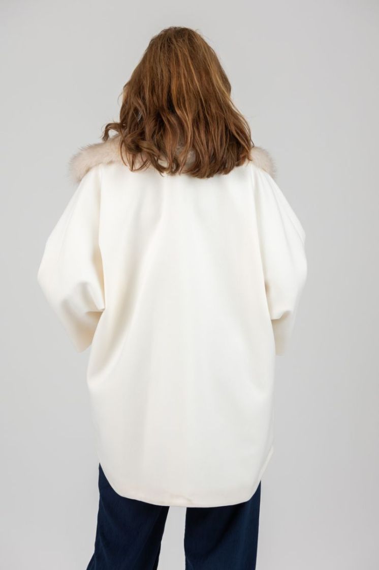  b021-white