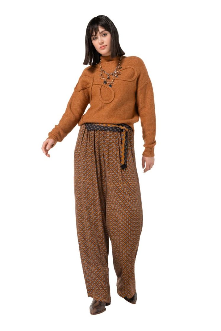 Cozy pull met kabelsteek 36 Caramello