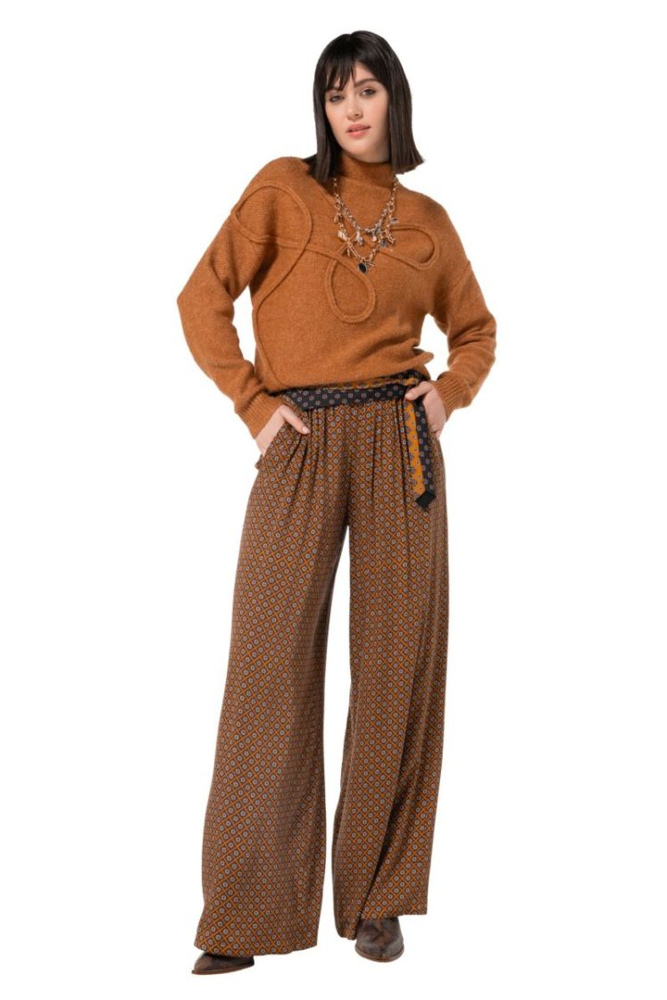 Cozy pull met kabelsteek 36 Caramello