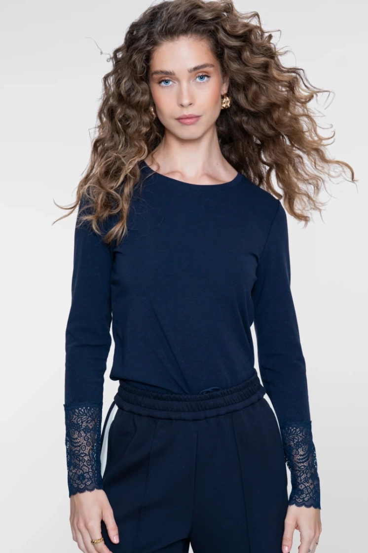  000675 navy