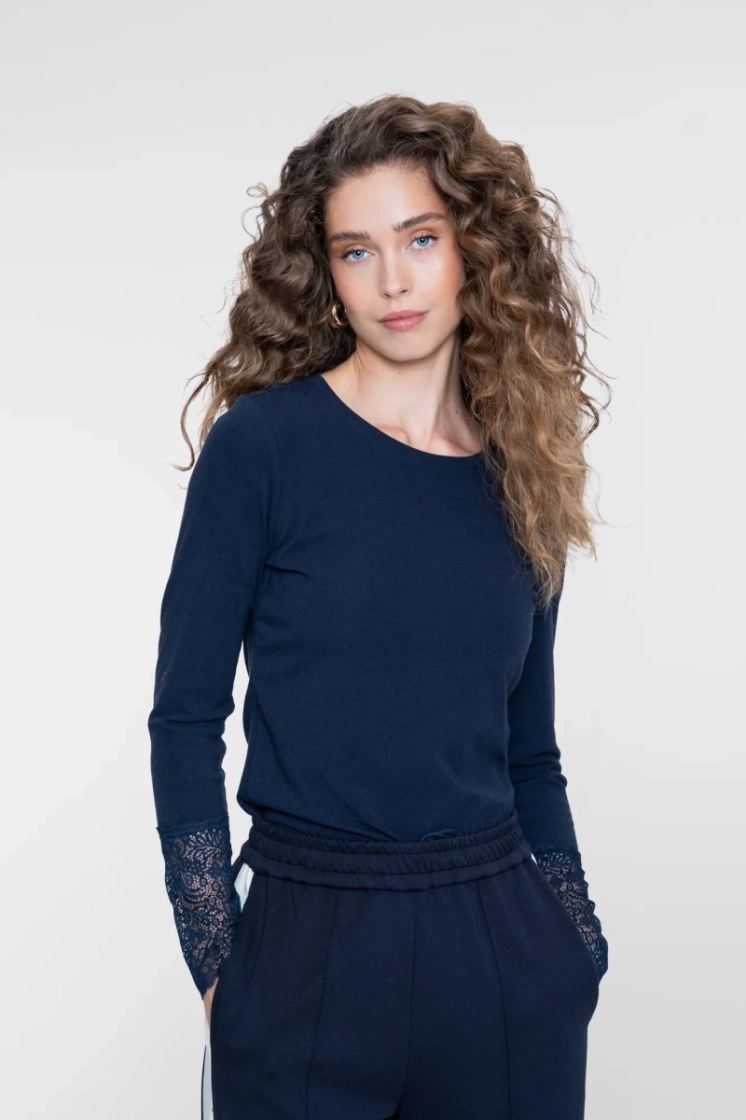  000675 navy