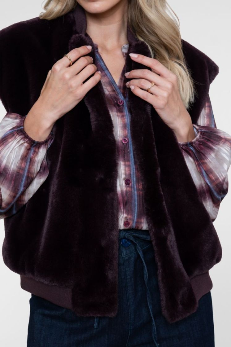  000480 burgundy