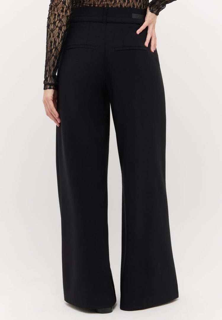 10 black