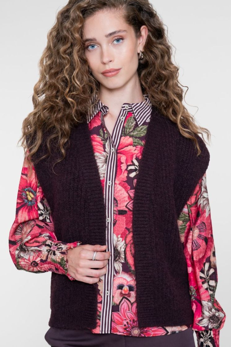  000480 burgundy
