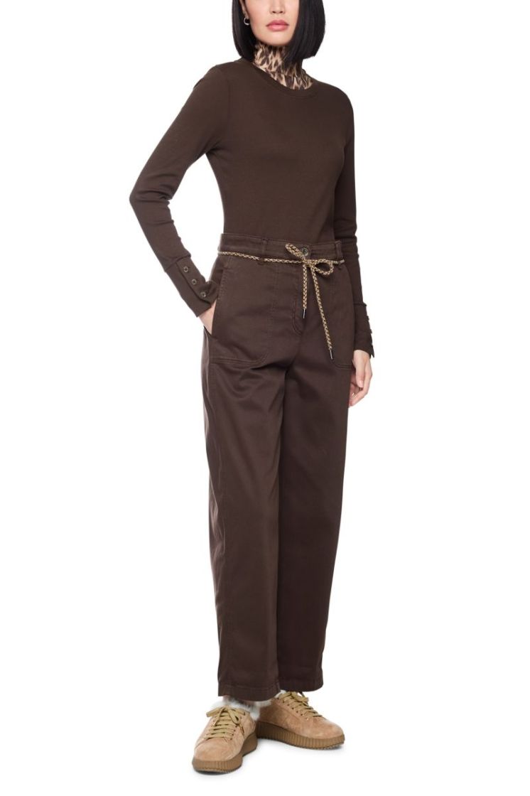 697 seal brown