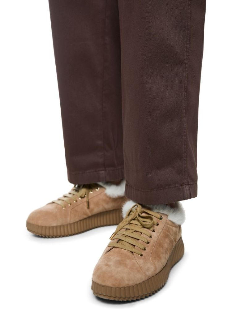 697 seal brown