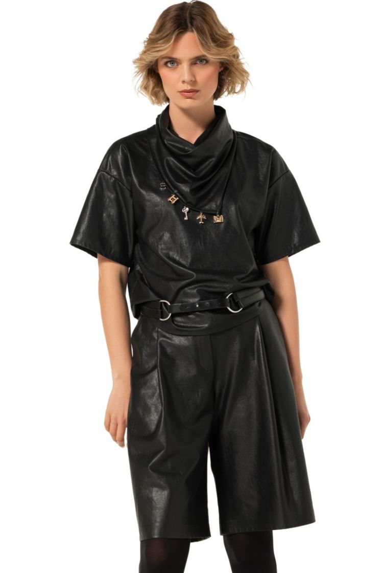 Rechte top in vegan leather 10 Black